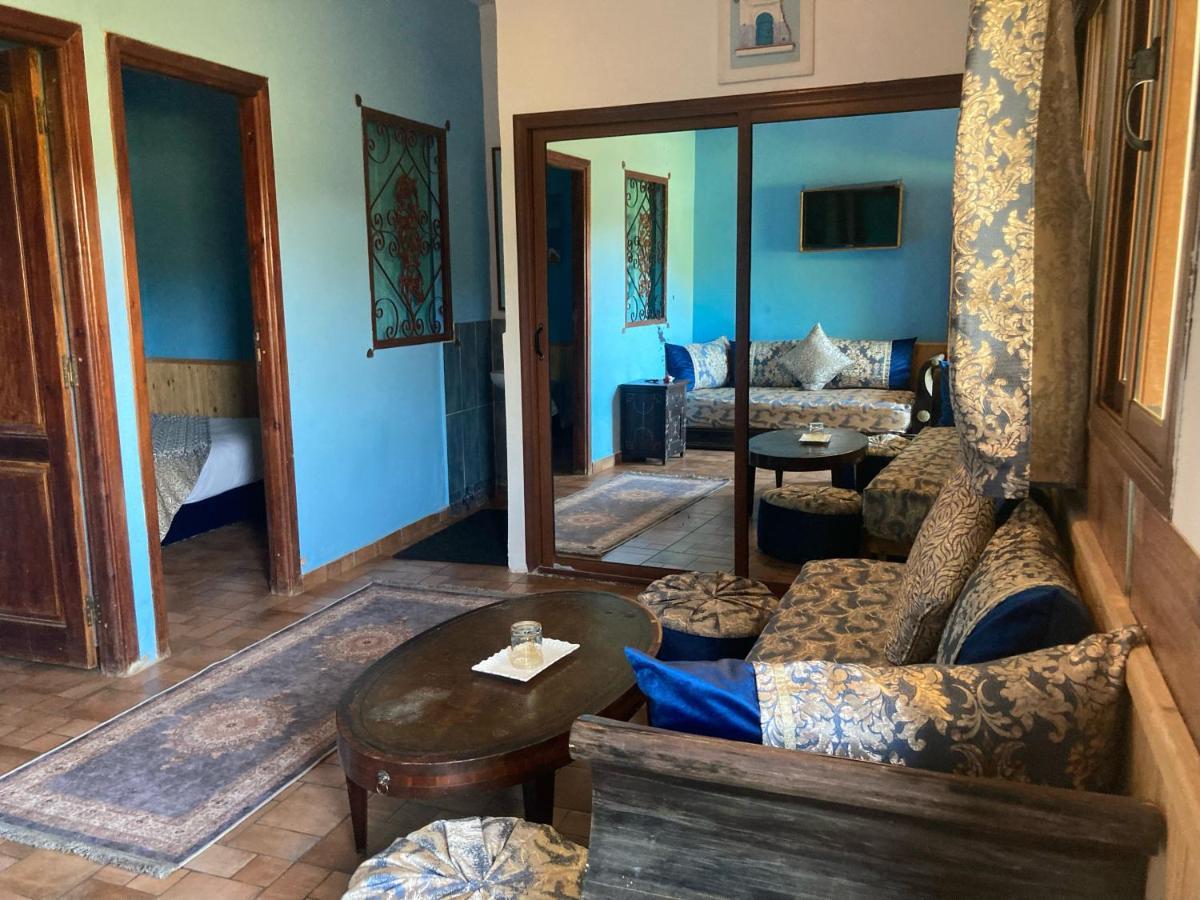 Riad Hamdani Derroua ภายนอก รูปภาพ